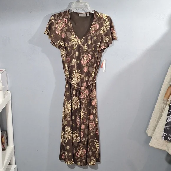 Floral brown dress - Picture 1 of 8
